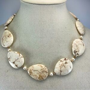 Stunning Large Oval Magnesite Stone Gold Tone Statement Collar Necklace